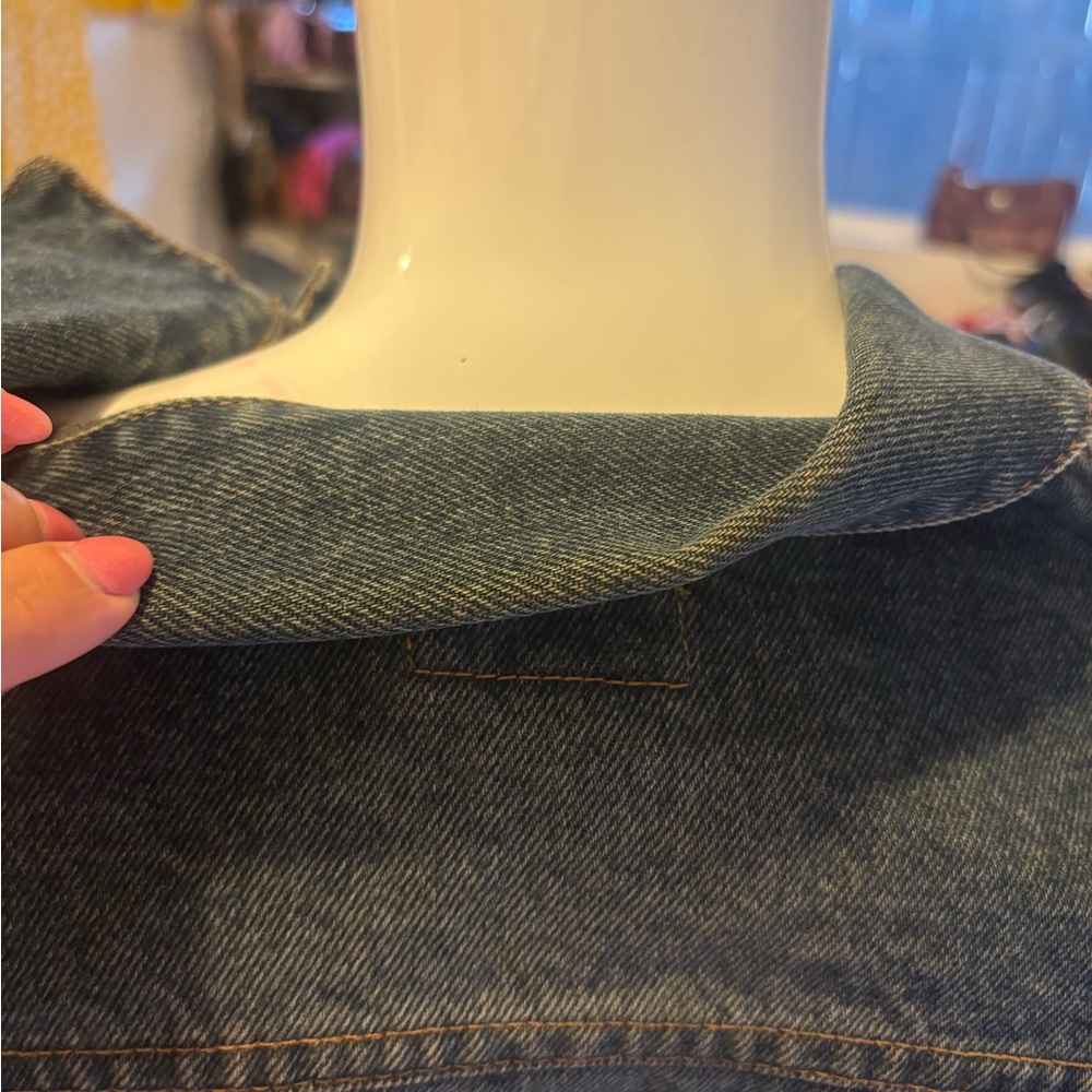 Vintage Denim Jacket with Pink Velvet Trim - Picture 4 of 6